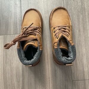 *NEW* Tan Moccasin Winter Boy Boots. Size 1!